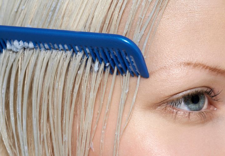 Pettine e balsamo per capelli