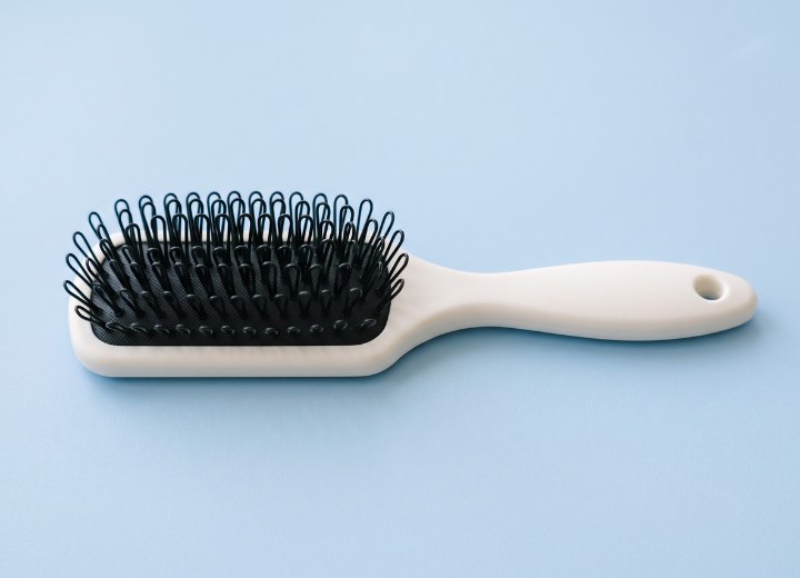 Spazzola per extension con setole ad asola