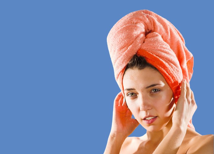 Capelli in un asciugamano