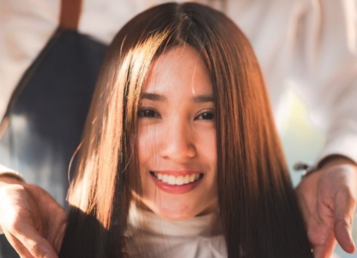 Donna prima di una trasformazione dei capelli