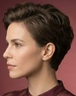 Capelli corti con un tocco di romanticismo