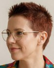 Capelli rossi, con taglio buzz cut