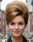Acconciatura a cotone (beehive) del 1960